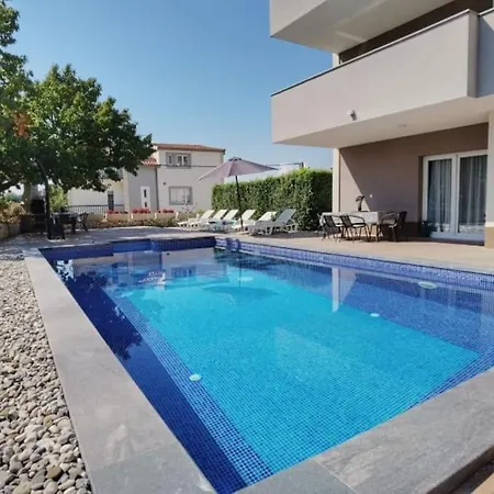 Marija With Private Heated Pool וילה פודסטראנה